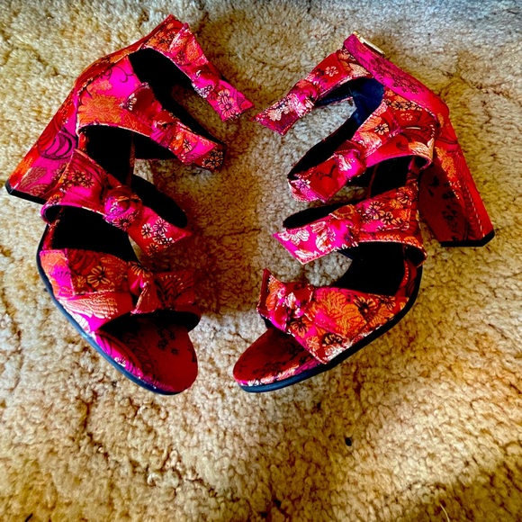 Fancy Red Brocade Shoes - Picture 1 of 3